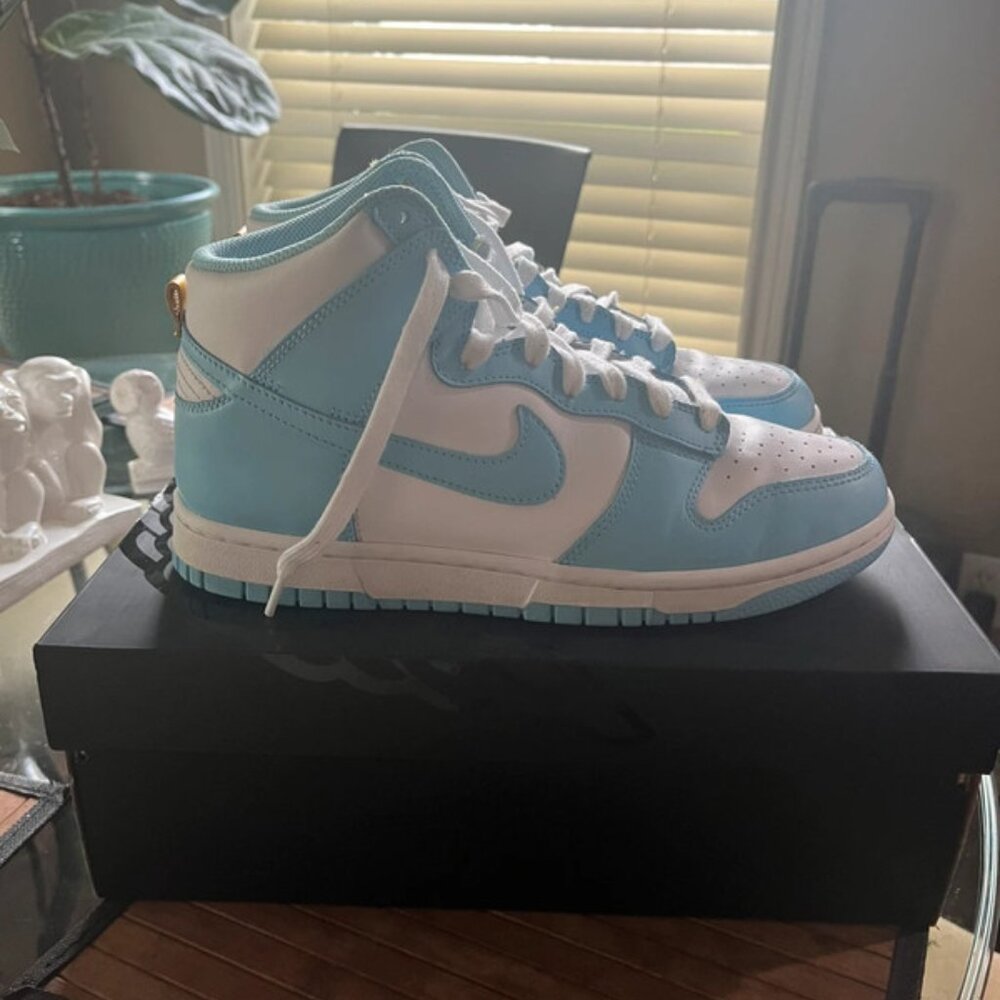 UNC Dunks mid